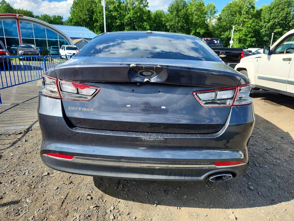 2017 Kia Optima მანქანა იყიდება აუქციონზე, vin: 5XXGT4L37HG123792, აუქციონის ნომერი: 57893386