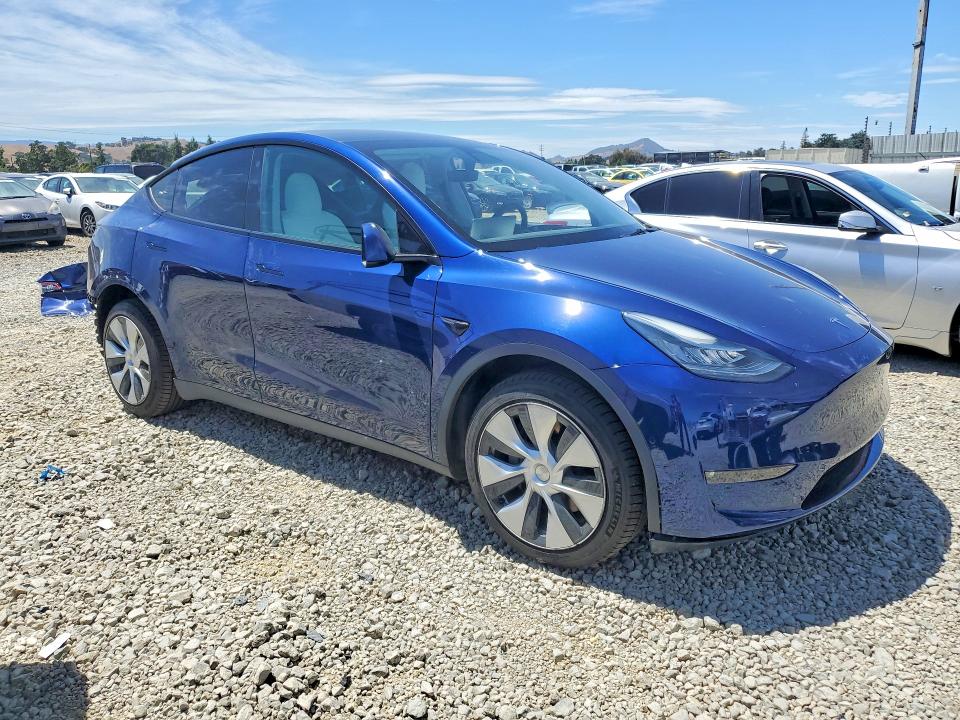 56671236 :رقم المزاد ، 7SAYGDEE0NF312440 vin ، 2022 Tesla Model Y مزاد بيع