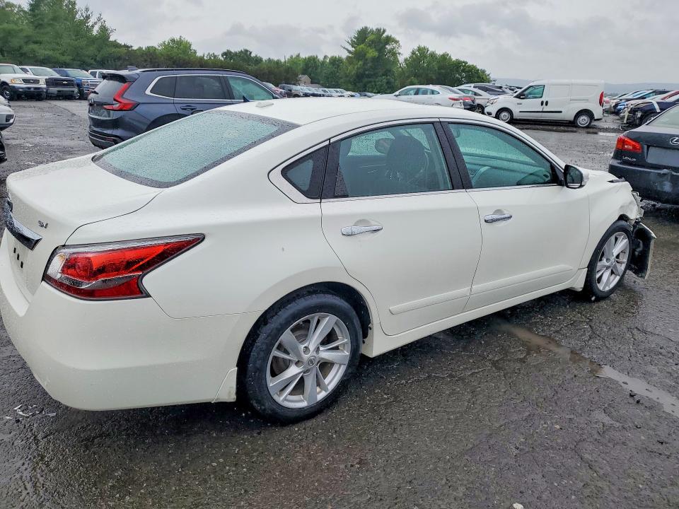 2015 Nissan Altima მანქანა იყიდება აუქციონზე, vin: 1N4AL3AP8FC586453, აუქციონის ნომერი: 58123836