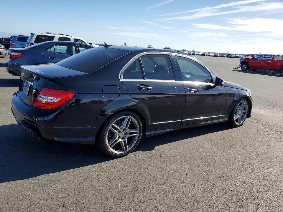 56021746 :رقم المزاد ، WDDGF4HBXDR252386 vin ، 2013 Mercedes-benz C مزاد بيع