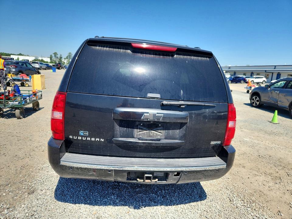 2011 Chevrolet Suburban მანქანა იყიდება აუქციონზე, vin: 1GNSCKE02BR281891, აუქციონის ნომერი: 55617136