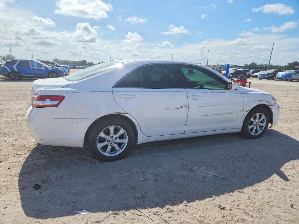 2011 Toyota Camry მანქანა იყიდება აუქციონზე, vin: 4T1BF3EK2BU626675, აუქციონის ნომერი: 56234006