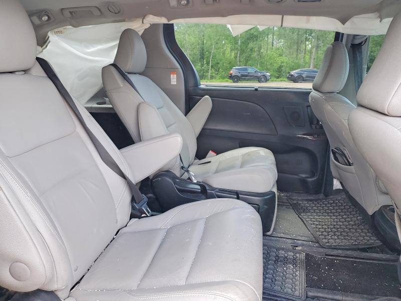 56933156 :رقم المزاد ، 5TDYZ3DC6HS840470 vin ، 2017 Toyota Sienna مزاد بيع