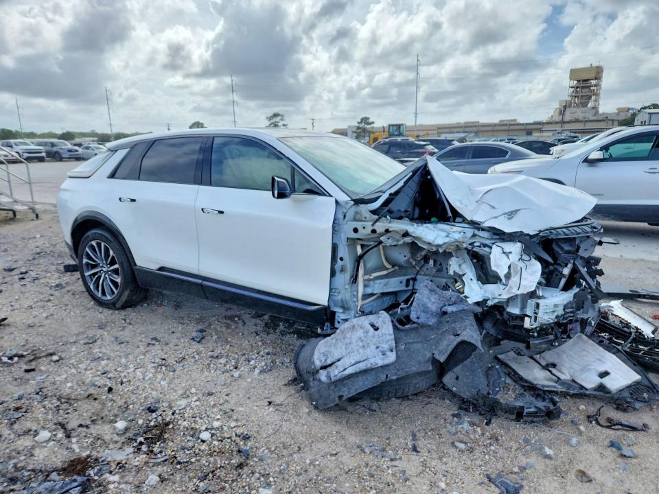 55444946 :رقم المزاد ، 1GYKPVRK9RZ113213 vin ، 2024 Cadillac Lyriq مزاد بيع
