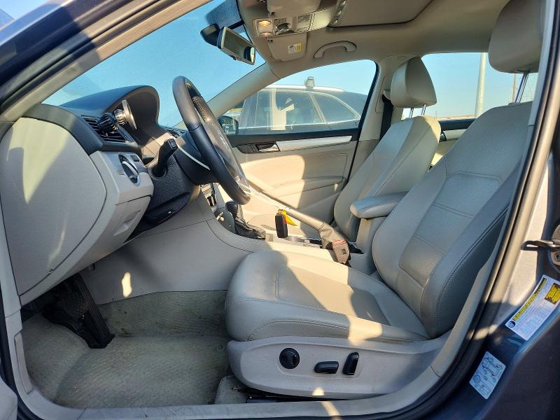 58240606 :رقم المزاد ، 1VWBN7A37DC030111 vin ، 2013 Volkswagen Passat مزاد بيع