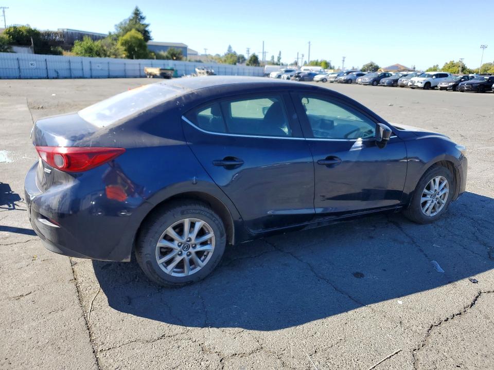 58591106 :رقم المزاد ، 3MZBN1U72JM199801 vin ، 2018 Mazda 3 مزاد بيع