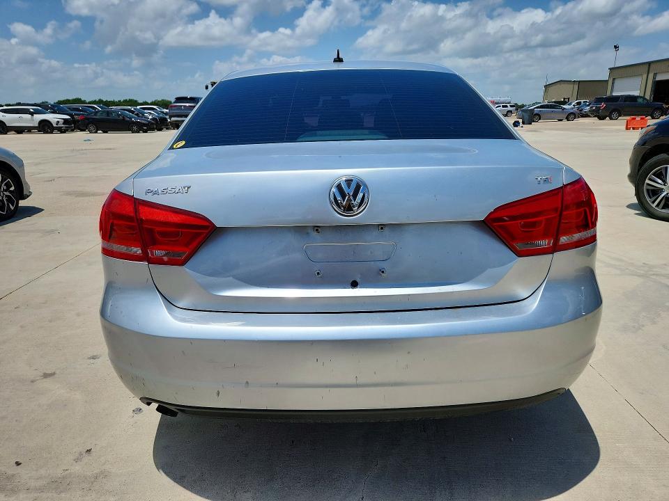 56123436 :رقم المزاد ، 1VWAT7A39FC045388 vin ، 2015 Volkswagen Passat مزاد بيع