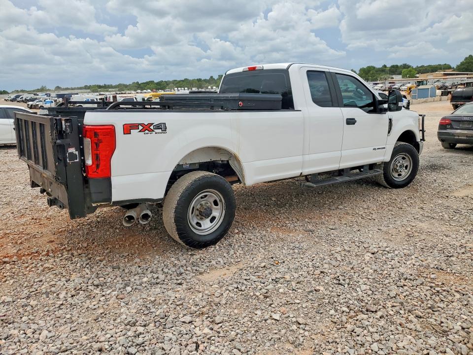 56522186 :رقم المزاد ، 1FT8X3BT5JEC12484 vin ، 2018 Ford F350 مزاد بيع