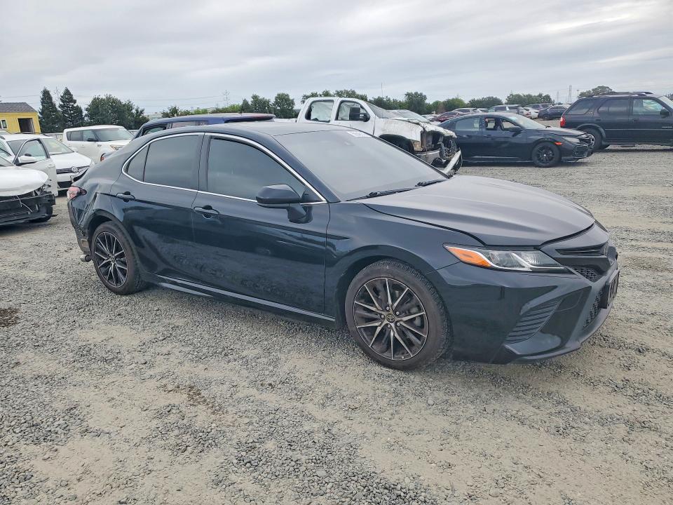 56646276 :رقم المزاد ، JTNB11HKXJ3007468 vin ، 2018 Toyota Camry مزاد بيع