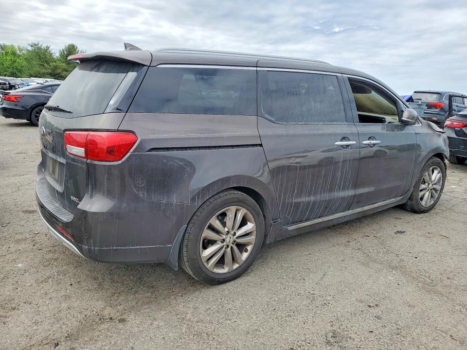 56655826 :رقم المزاد ، KNDME5C13H6272006 vin ، 2017 Kia Sedona مزاد بيع