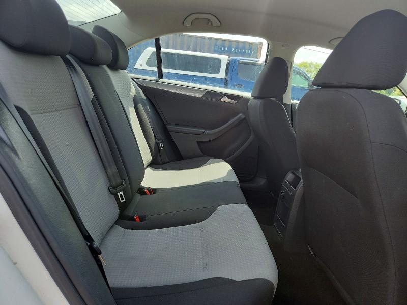 59125916 :رقم المزاد ، 3VW2B7AJ3JM227651 vin ، 2018 Volkswagen Jetta مزاد بيع