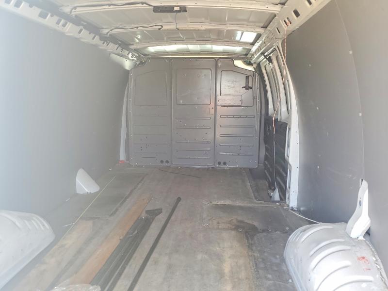57156536 :رقم المزاد ، 1GCWGBFG7H1128604 vin ، 2017 Chevrolet Express G2500 مزاد بيع