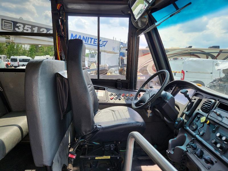 Продажа на аукционе авто 2009 Freightliner Chassis, vin: 4UZABRDT49CAJ0712, номер лота: 58025496