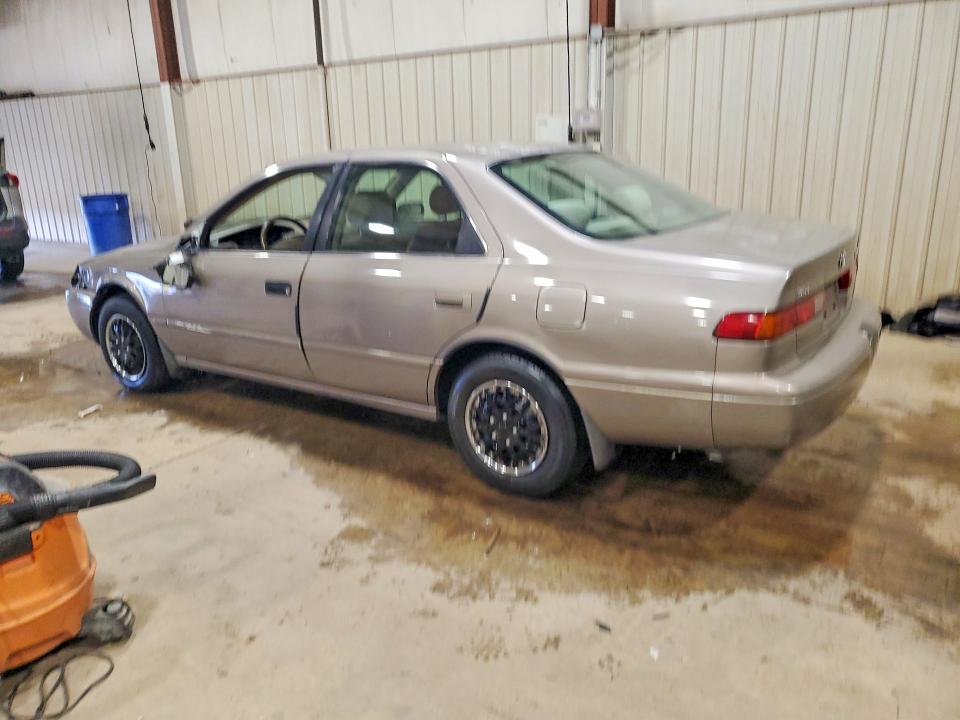 56448976 :رقم المزاد ، 4T1BG22K1XU415373 vin ، 1999 Toyota Camry مزاد بيع