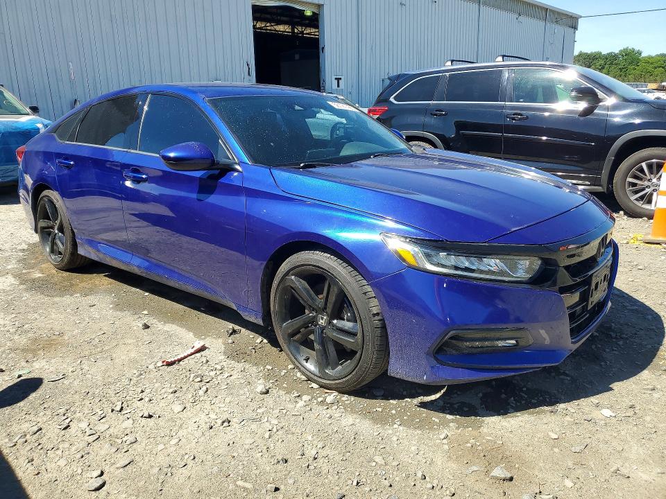 56121426 :رقم المزاد ، 1HGCV1F38KA144108 vin ، 2019 Honda Accord مزاد بيع