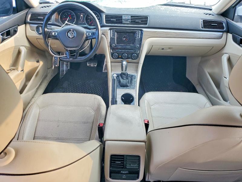 58611446 :رقم المزاد ، 1VWBA7A33JC002703 vin ، 2018 Volkswagen Passat مزاد بيع