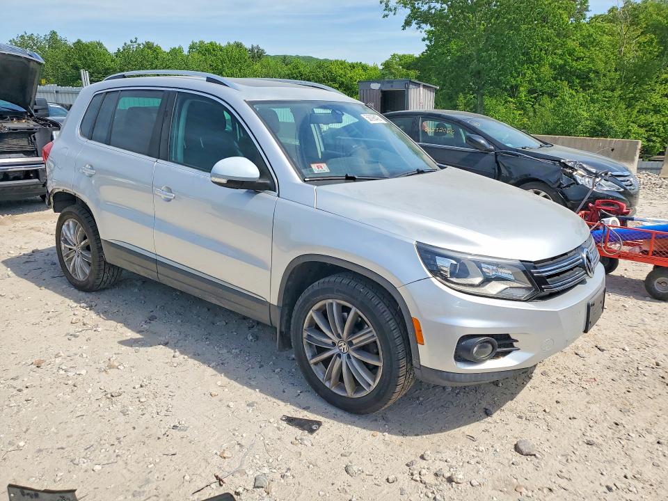 56098406 :رقم المزاد ، WVGAV7AXXGW562050 vin ، 2016 Volkswagen Tiguan مزاد بيع