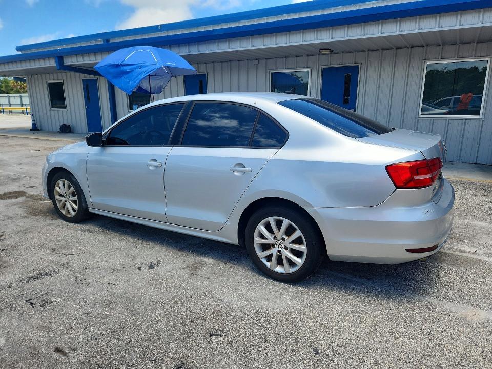 57008916 :رقم المزاد ، 3VWD17AJ7FM250563 vin ، 2015 Volkswagen Jetta مزاد بيع
