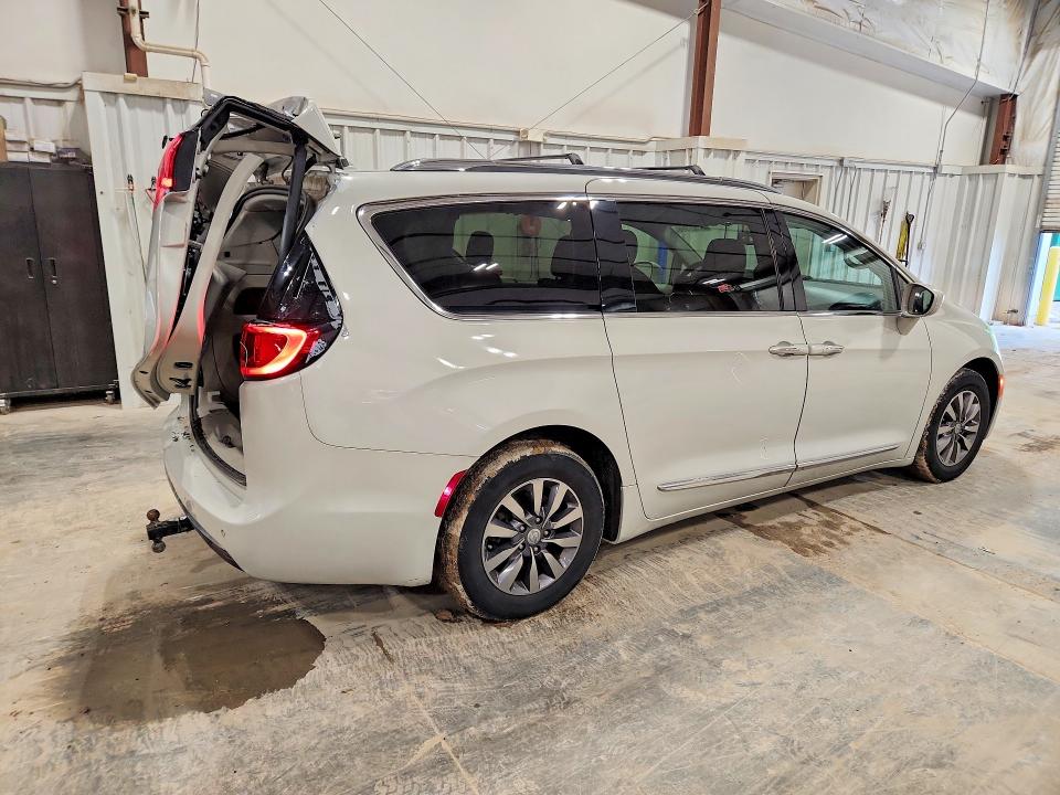 57527996 :رقم المزاد ، 2C4RC1EG2KR645381 vin ، 2019 Chrysler Pacifica مزاد بيع