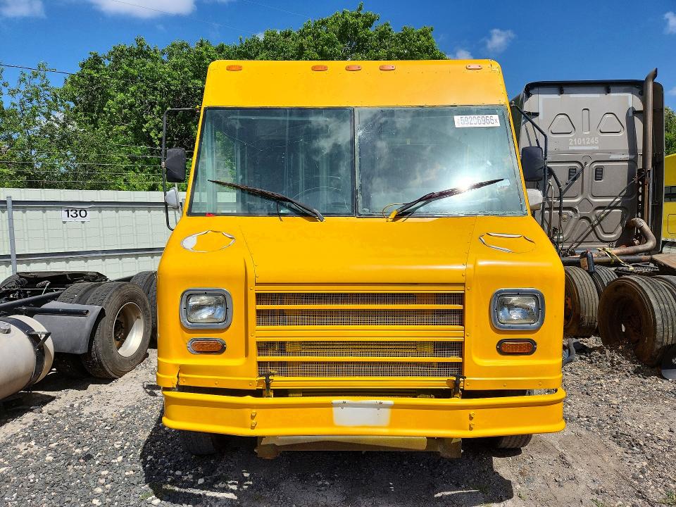 Продажа на аукционе авто 2002 Freightliner Chassis, vin: 4UZAANCP62CK26533, номер лота: 59296966