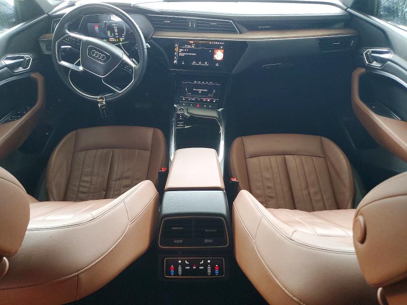 2022 Audi E-tron მანქანა იყიდება აუქციონზე, vin: WA1AAAGE2NB037582, აუქციონის ნომერი: 57618916