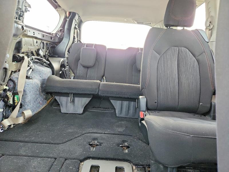 Продажа на аукционе авто 2018 Chrysler Pacifica, vin: 2C4RC1FG6JR123642, номер лота: 57991936