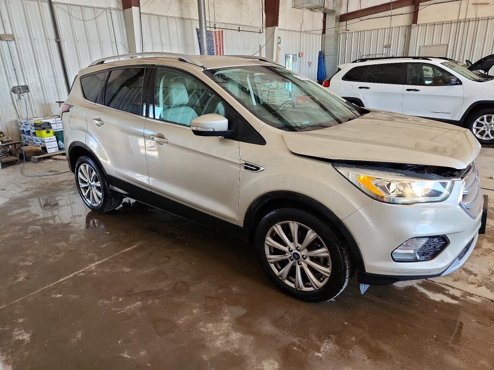 Продаж на аукціоні авто 2017 Ford Escape, vin: 1FMCU0J90HUB01571, номер лоту: 57496806