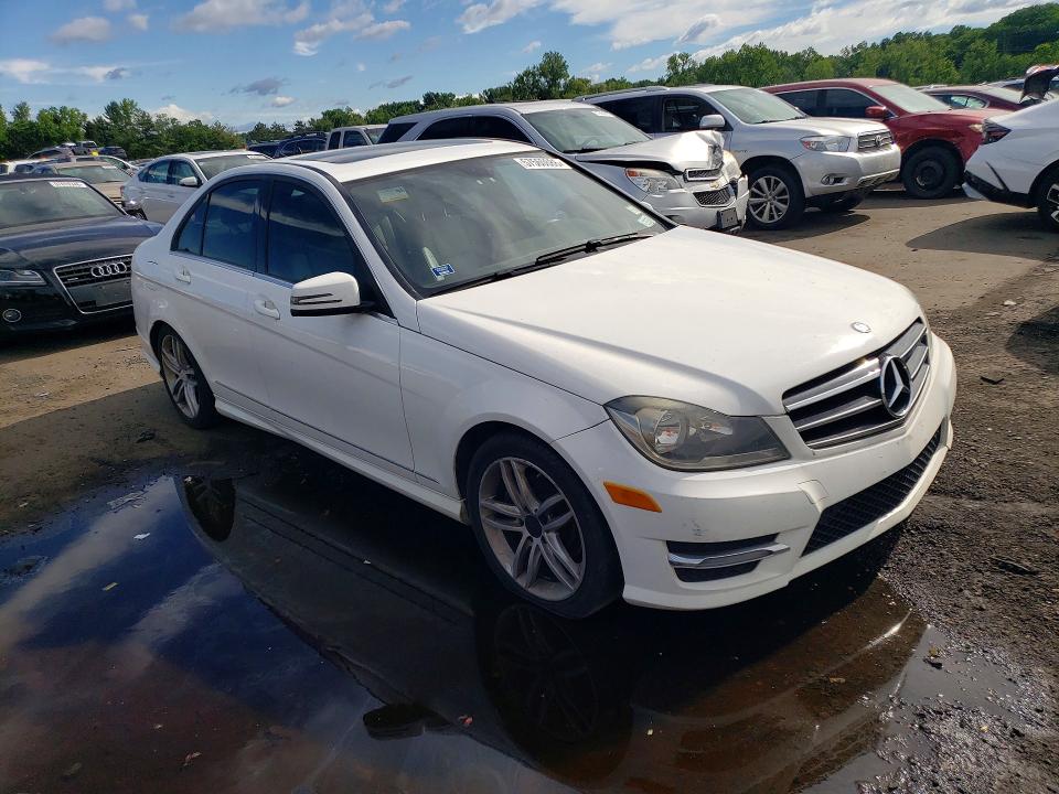 57560686 :رقم المزاد ، WDDGF4HBXER305170 vin ، 2014 Mercedes-benz C مزاد بيع