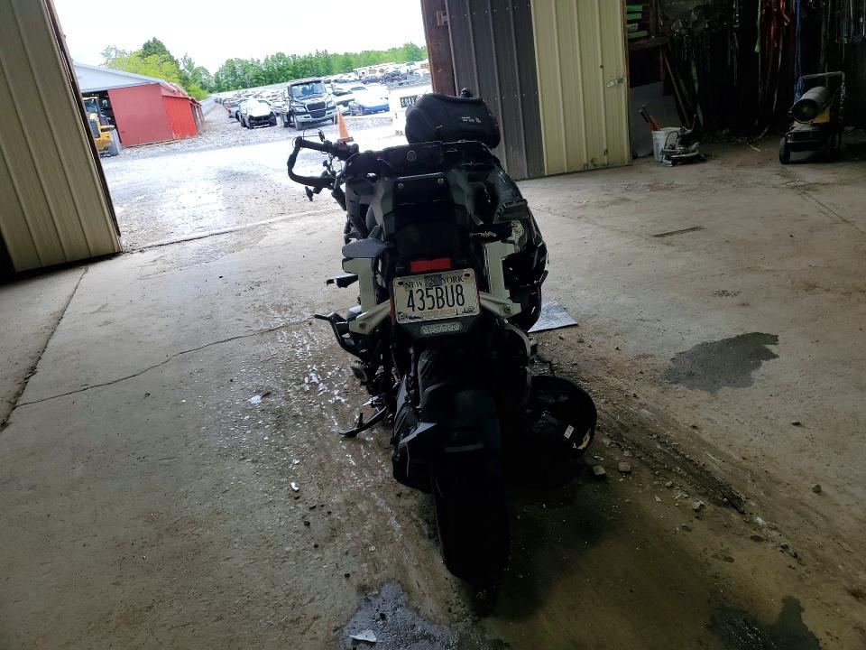55339766 :رقم المزاد ، WB10M3304S6K98969 vin ، 2025 Bmw R 1300 مزاد بيع