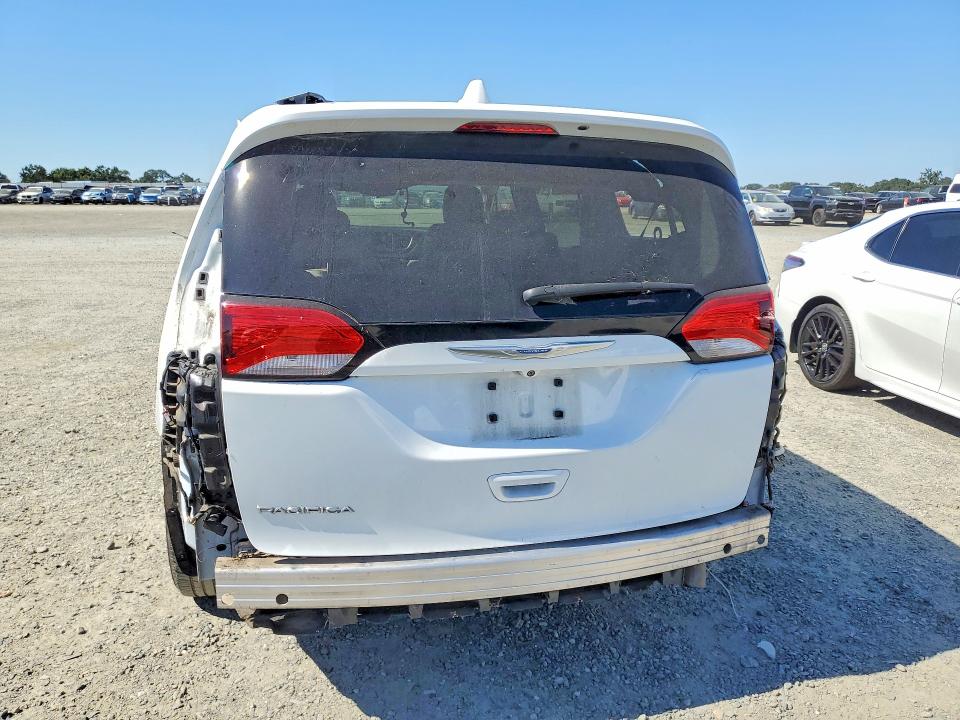 57188716 :رقم المزاد ، 2C4RC1FG1JR163515 vin ، 2018 Chrysler Pacifica مزاد بيع