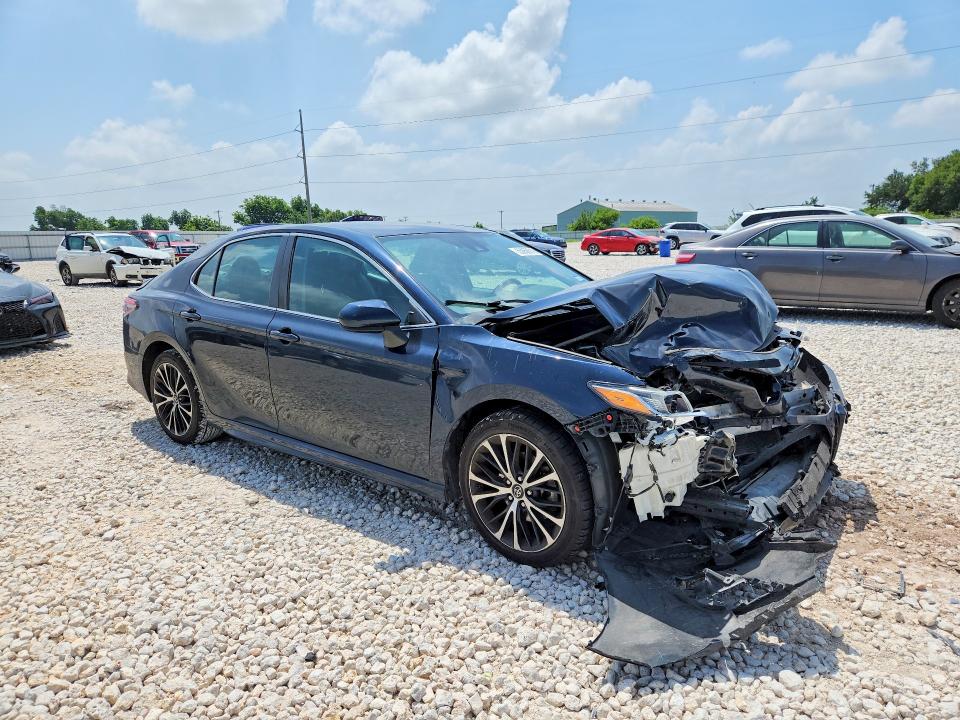 55850016 :رقم المزاد ، 4T1B11HK8KU759035 vin ، 2019 Toyota Camry مزاد بيع