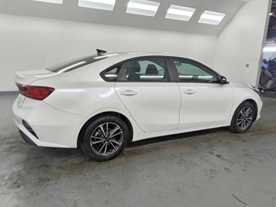 2022 Kia Forte მანქანა იყიდება აუქციონზე, vin: 3KPF24AD3NE499534, აუქციონის ნომერი: 55215706
