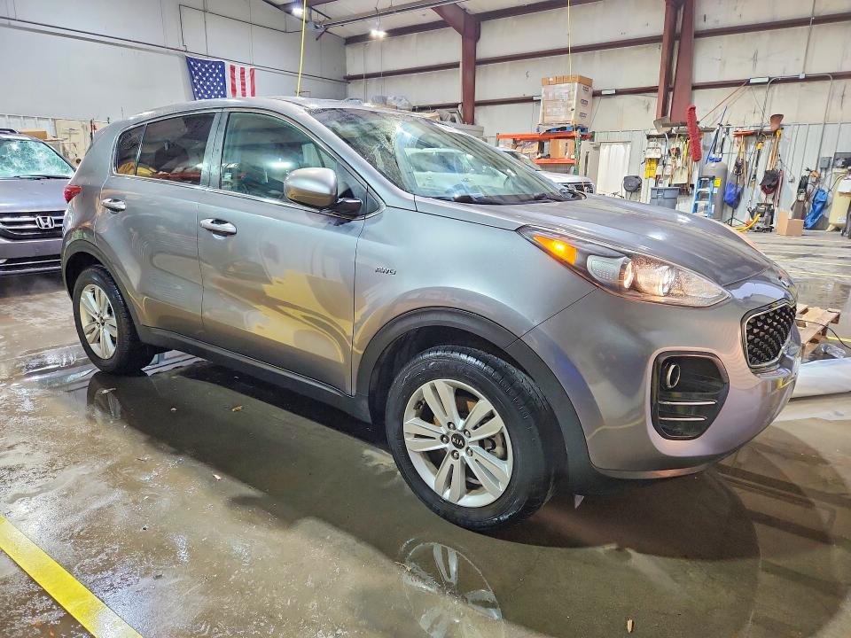 56521236 :رقم المزاد ، KNDPMCAC3H7120035 vin ، 2017 Kia Sportage مزاد بيع