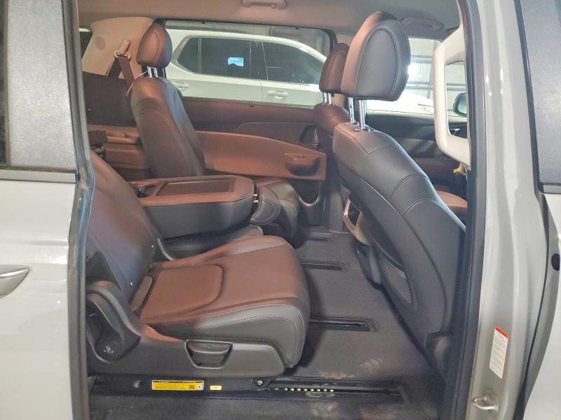 2026 Kia Carnival მანქანა იყიდება აუქციონზე, vin: KNDNC5K33T6613085, აუქციონის ნომერი: 56289116