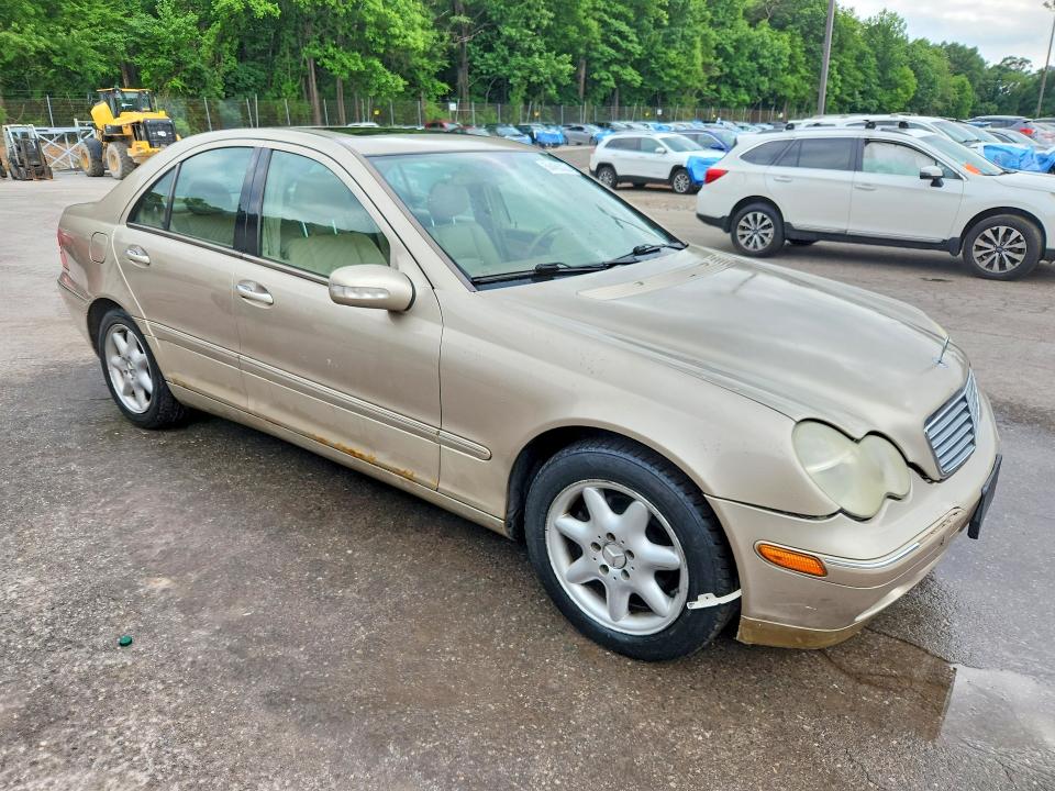 56456326 :رقم المزاد ، WDBRF61J23A405676 vin ، 2003 Mercedes-benz C مزاد بيع