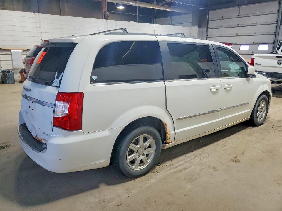 57447806 :رقم المزاد ، 2A4RR5DG4BR797339 vin ، 2011 Chrysler Town&count مزاد بيع