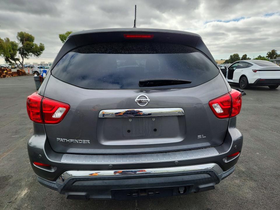 58252076 :رقم المزاد ، 5N1DR2MN7HC646358 vin ، 2017 Nissan Pathfinder مزاد بيع