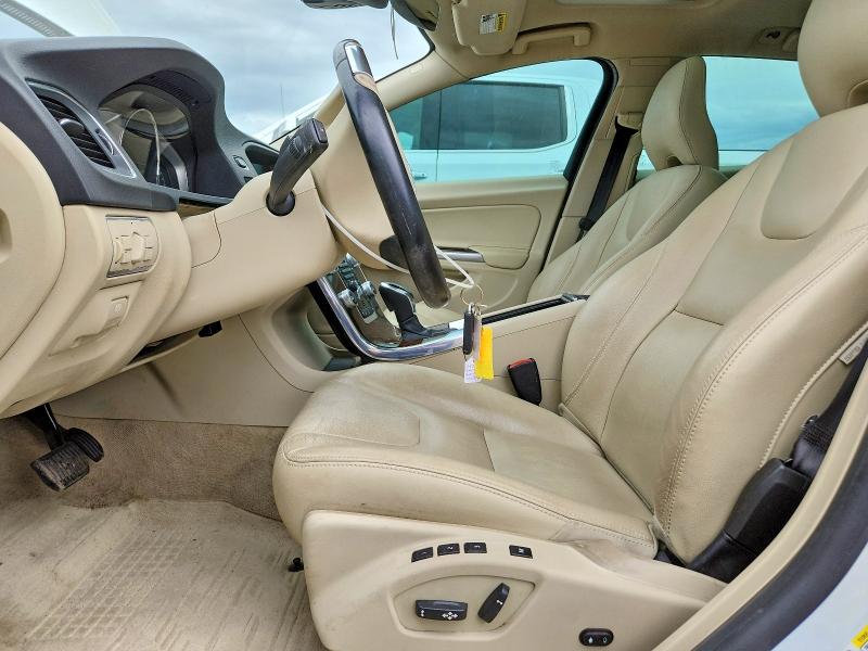 58130366 :رقم المزاد ، YV140MEK7F1258712 vin ، 2015 Volvo V60 مزاد بيع