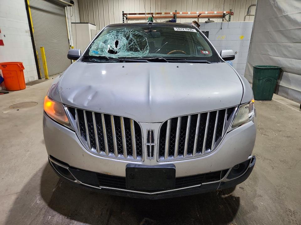 59121996 :رقم المزاد ، 2LMDJ8JK2BBJ31722 vin ، 2011 Lincoln Mkx مزاد بيع