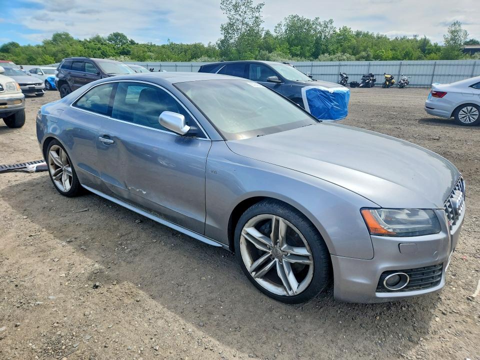 57840426 :رقم المزاد ، WAUVVAFR1AA007700 vin ، 2010 Audi S5 مزاد بيع