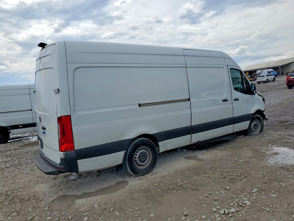 64585556 :رقم المزاد ، W1Y40CHY0MT057215 vin ، 2021 Mercedes-benz Sprinter مزاد بيع
