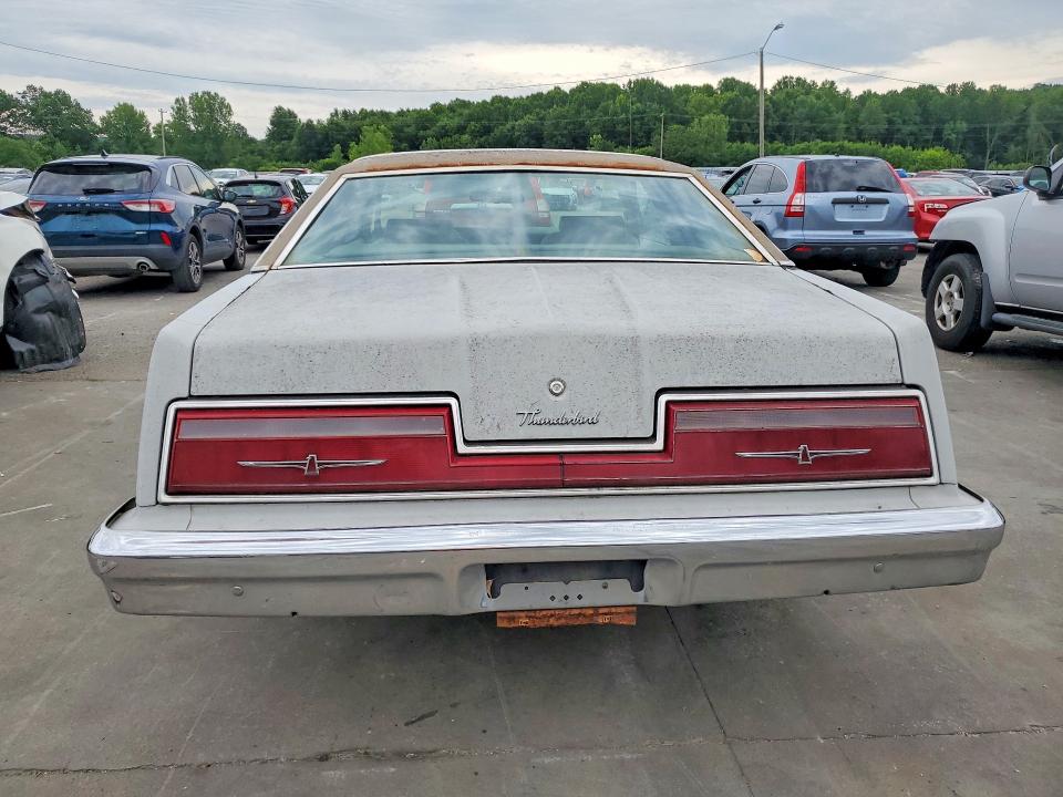 57668046 :رقم المزاد ، 7G87F252558 vin ، 1977 Ford Thunderbird مزاد بيع