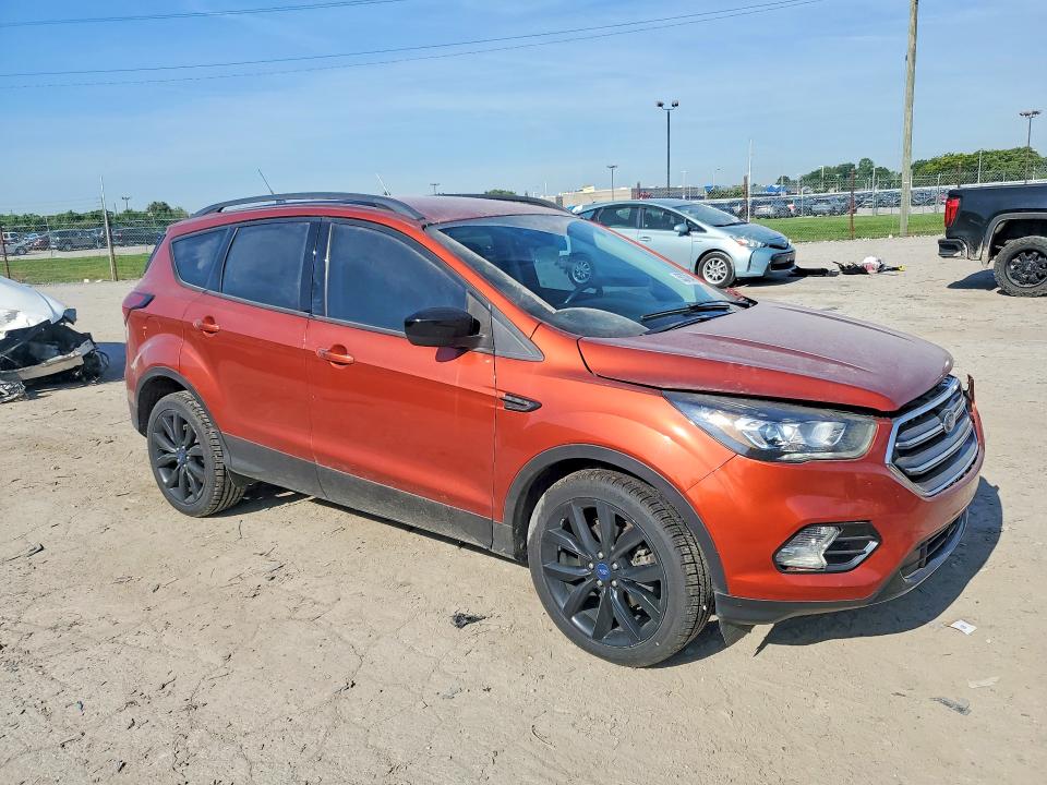 2019 Ford Escape მანქანა იყიდება აუქციონზე, vin: 1FMCU0GD3KUB77014, აუქციონის ნომერი: 55379486
