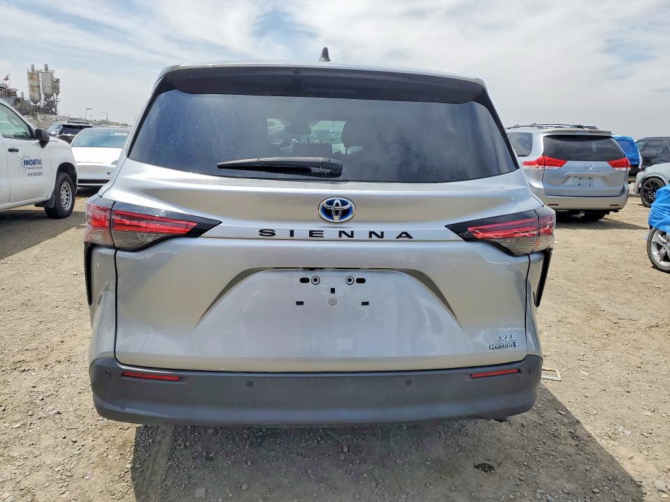 57083916 :رقم المزاد ، 5TDYRKEC8NS119989 vin ، 2022 Toyota Sienna مزاد بيع