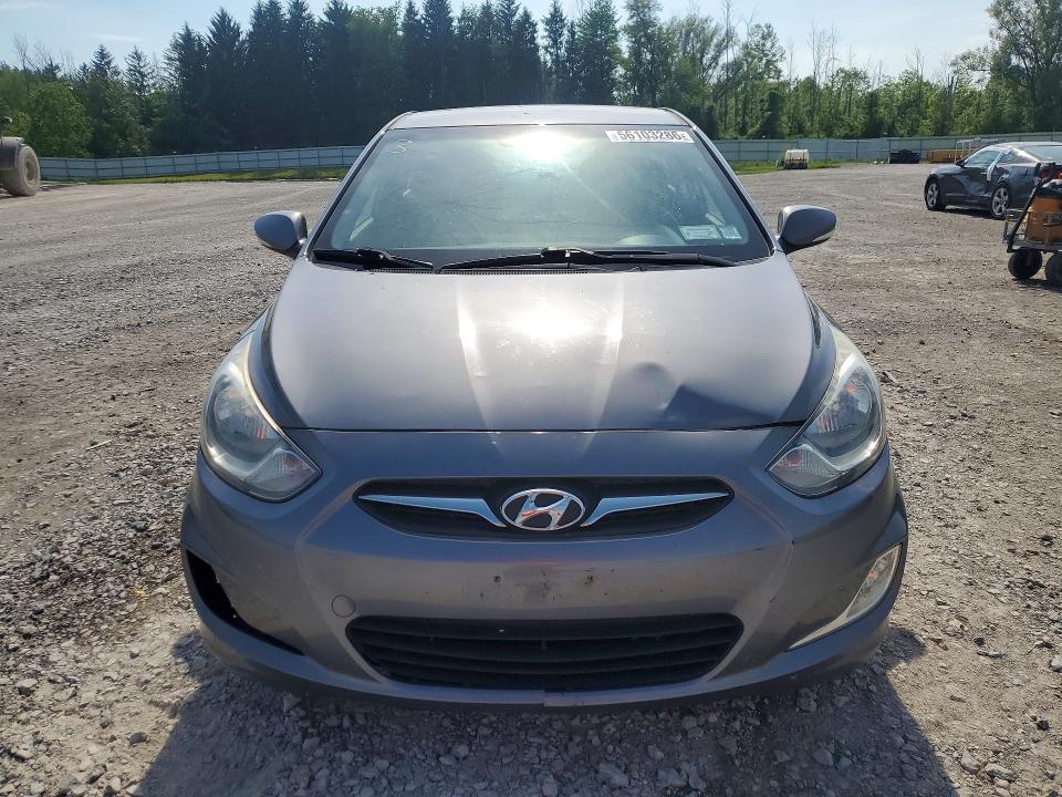 2013 Hyundai Accent მანქანა იყიდება აუქციონზე, vin: KMHCU5AE3DU138358, აუქციონის ნომერი: 56103286