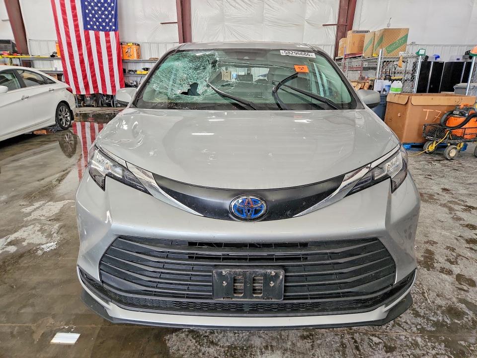 58296686 :رقم المزاد ، 5TDKSKFC6NS069389 vin ، 2022 Toyota Sienna مزاد بيع