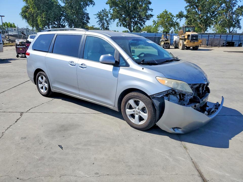 2011 Toyota Sienna მანქანა იყიდება აუქციონზე, vin: 5TDKK3DC9BS081279, აუქციონის ნომერი: 58421896