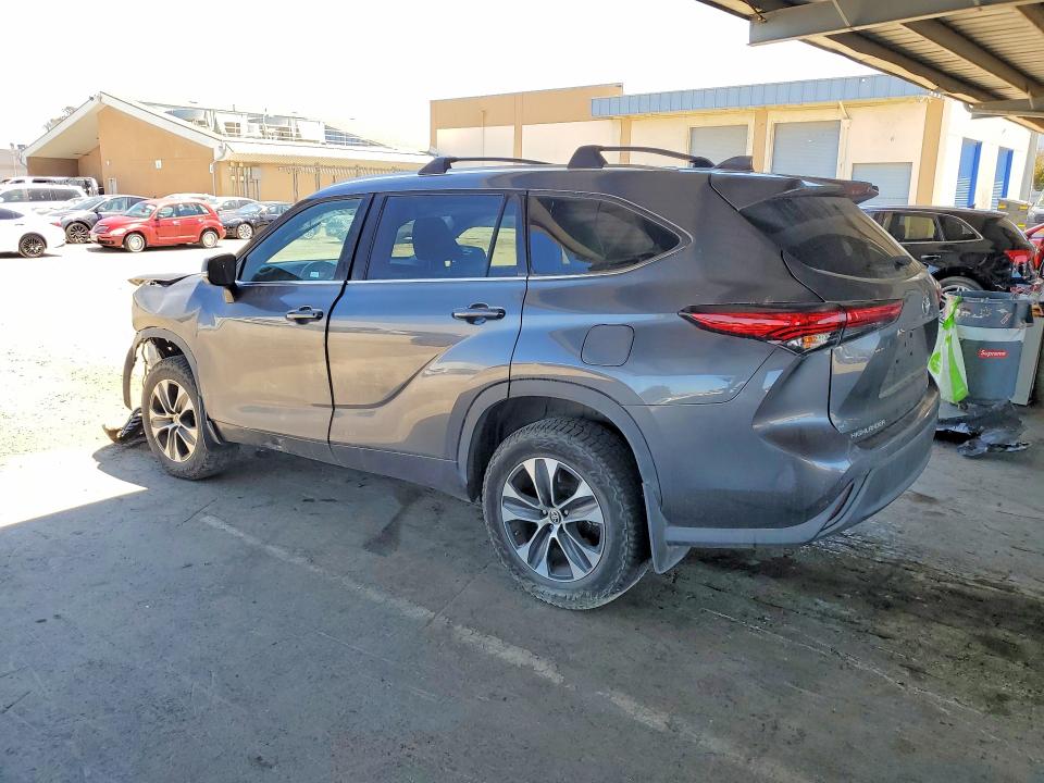2020 Toyota Highlander მანქანა იყიდება აუქციონზე, vin: 5TDHZRBH1LS030318, აუქციონის ნომერი: 57010756