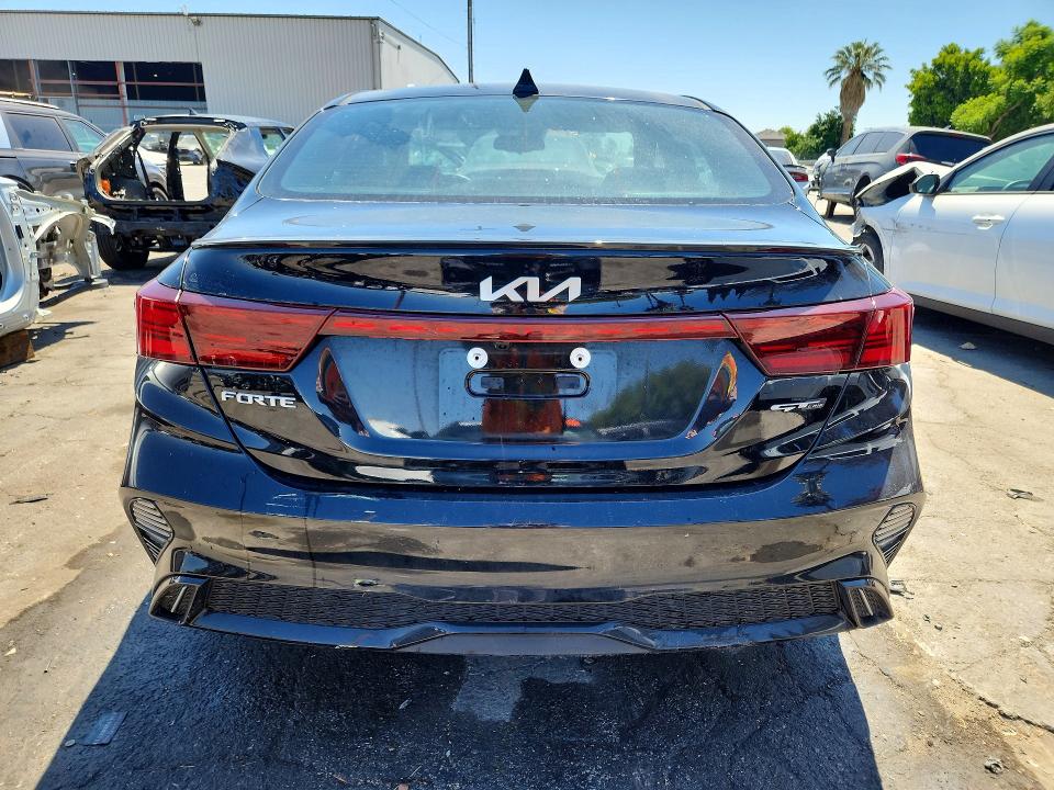 2023 Kia Forte მანქანა იყიდება აუქციონზე, vin: 3KPF54AD8PE665203, აუქციონის ნომერი: 57041706