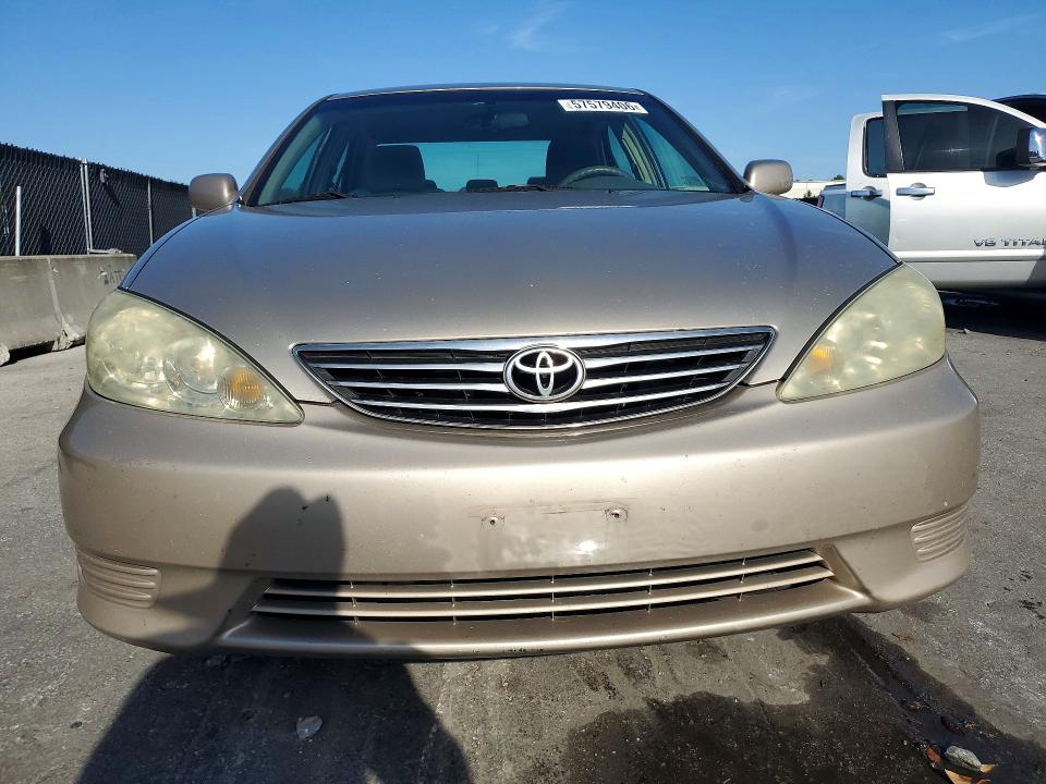 2005 Toyota Camry მანქანა იყიდება აუქციონზე, vin: 4T1BE32KX5U435274, აუქციონის ნომერი: 57579406